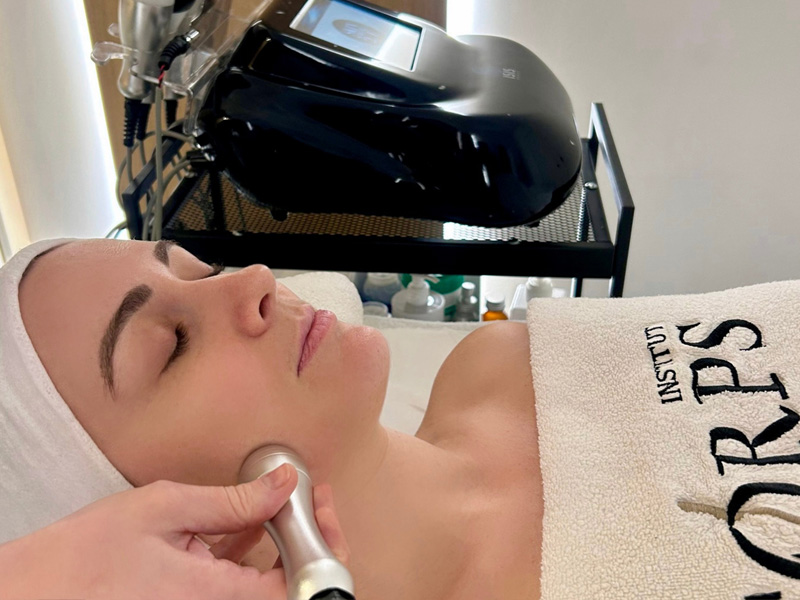 Corps_pour-L-Skin-Radiance-visage-01